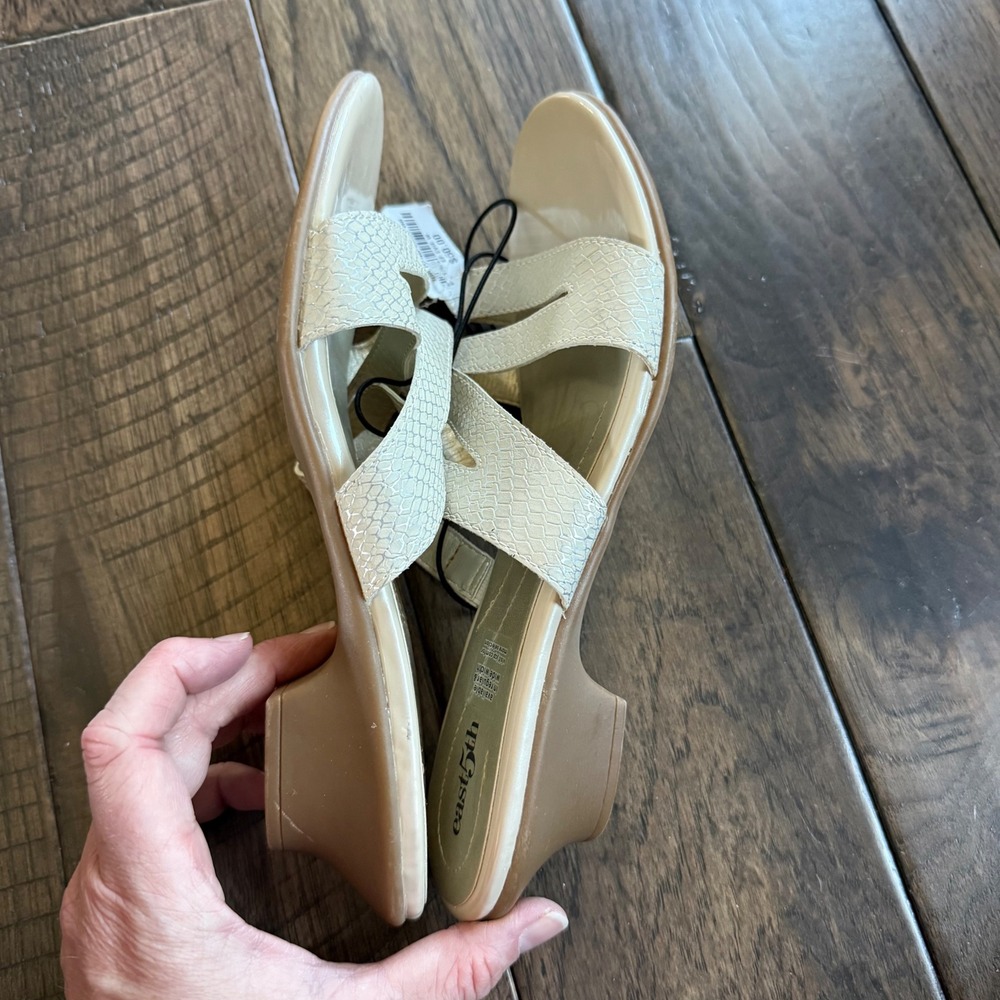 East 5th New Womens 8.5W Cream Metallic Snakeskin Low Wedge Slide Sandals - Picture 7 of 8